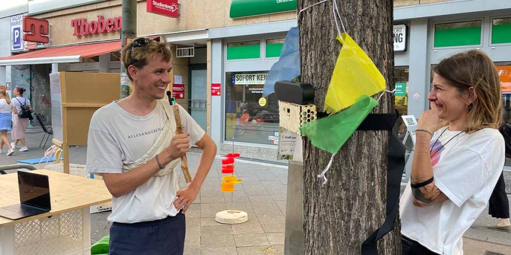 Das KI-Exponat Treebot beim Kiezlabor in Charlottenburg-Wilmersdorf