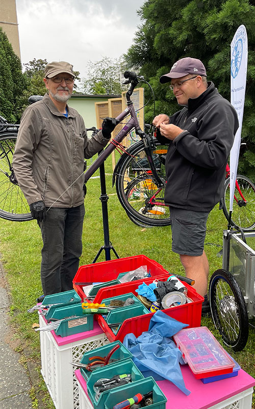 Offene Fahrradwerkstatt von Garage 10 e.V beim Kiezlabor Berlin in Lichtenberg