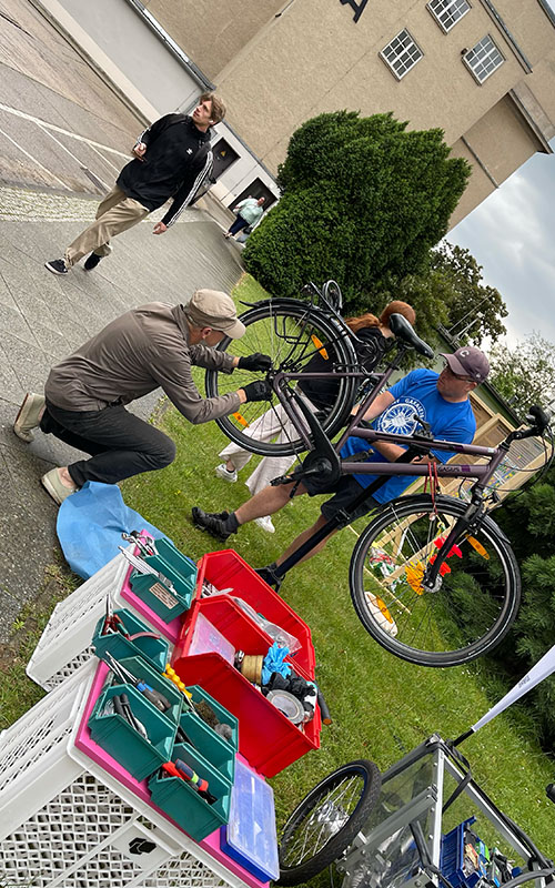 Offene Fahrradwerkstatt von Garage 10 e.V beim Kiezlabor Berlin in Lichtenberg