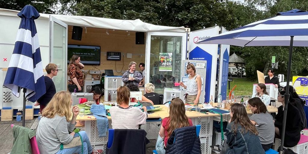 Workshop zur Biodiversität im Kiezlabor des CityLAB Berlin in Lichtenberg auf dem Campus der HTW Berlin