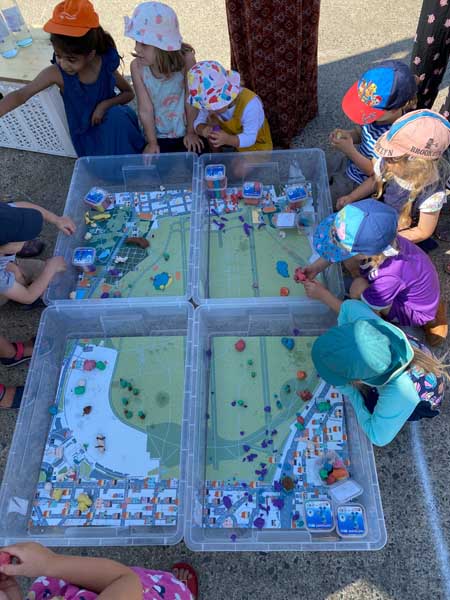 Mapping auf dem Tempelhofer Feld mit Kindern