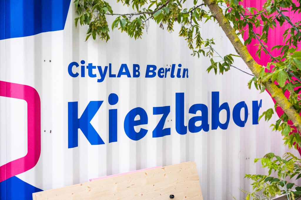 Container des Kiezlabor mit Aufdruck "CityLAB Berlin Kiezlabor"