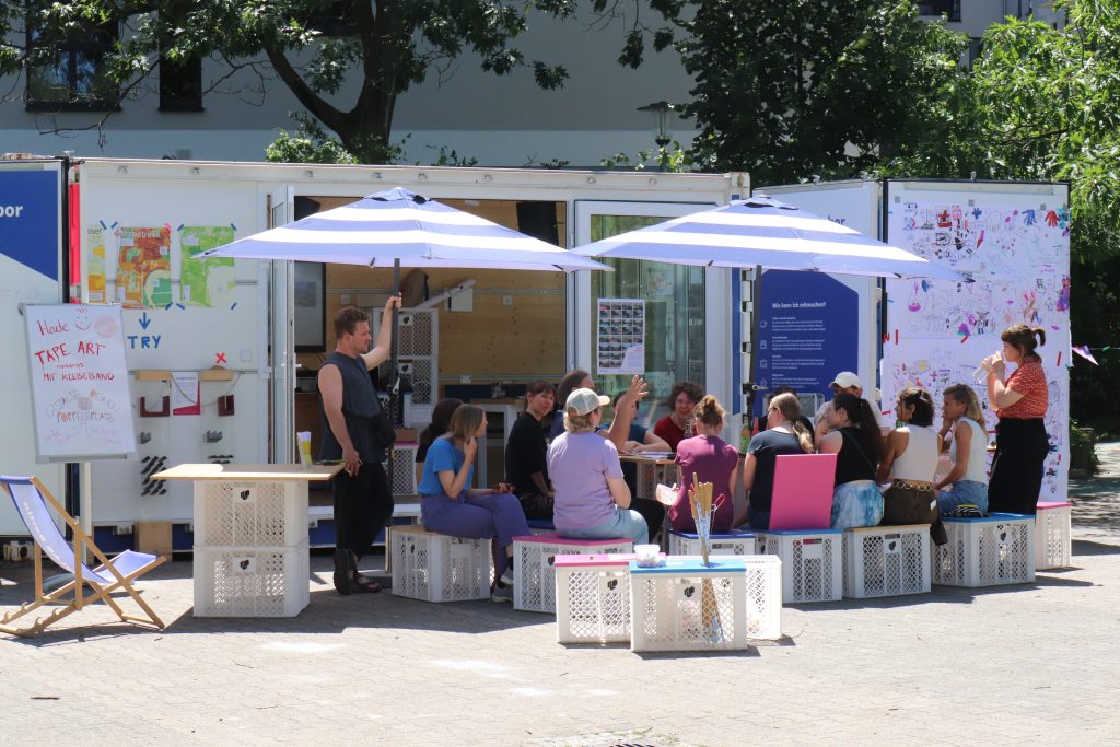 das Kiezlabor vom CityLAB und das Quartiersmanagement Titiseestraße
