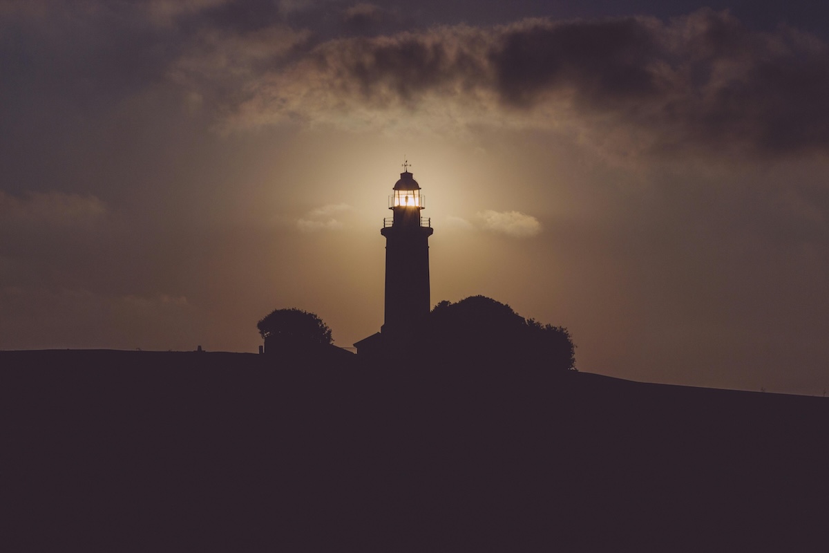 Leuchtturm bei Sonnenaufgang